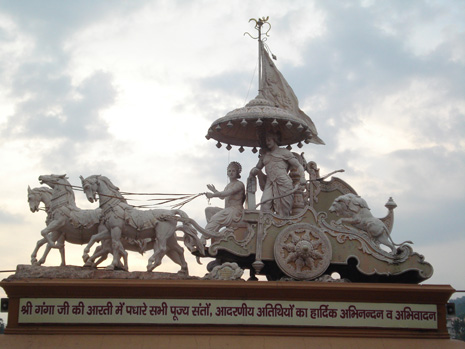 Krishna como cocheiro da carruagem de Arjuna